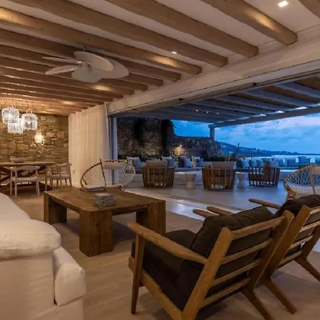 Tana Villa *