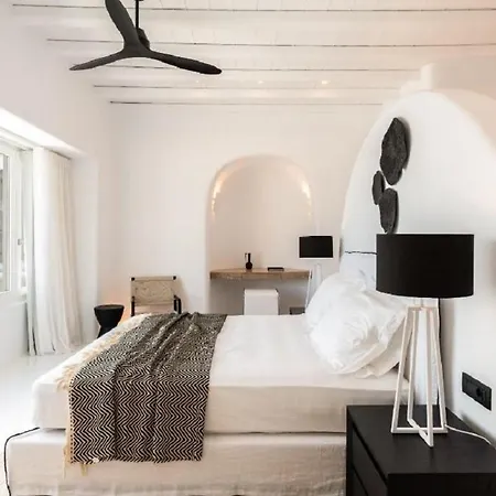 Tana Villa *