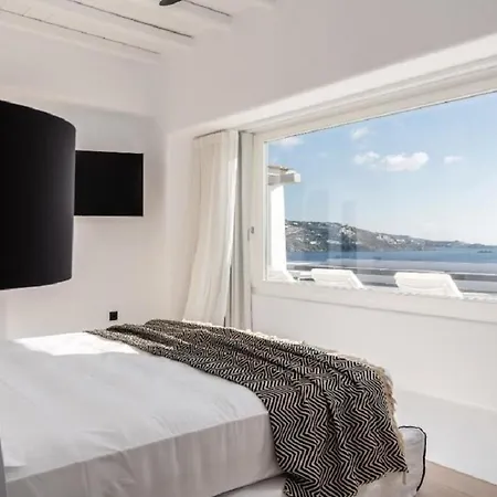 Tana Villa